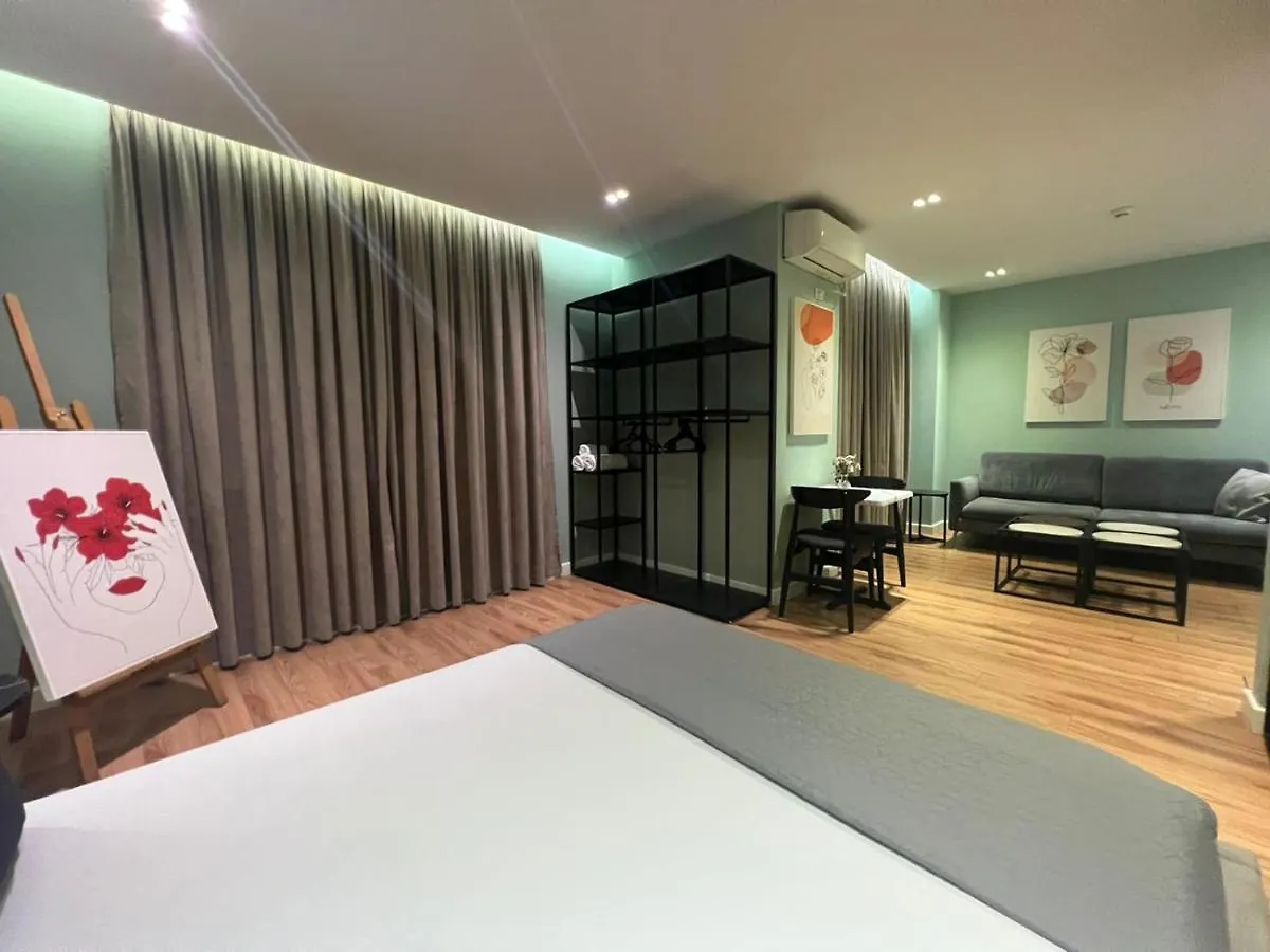 Tirana Apartments 0*,